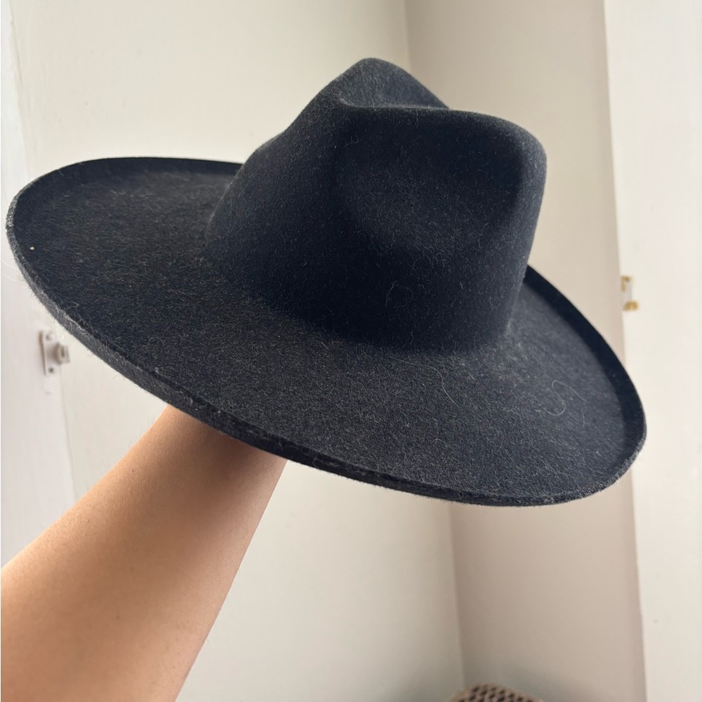 Lack Of Color Elegant Black Hat